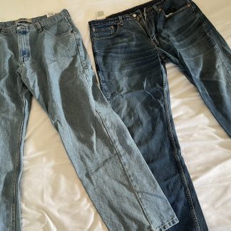 Lot #10 - 2 Ladies Jeans