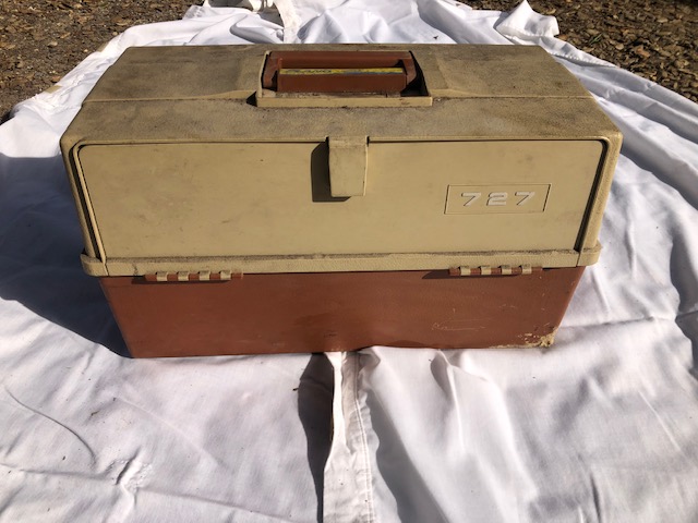 Lot # 69 – Tackle box with tackle - Image 7