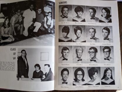 Lot # 16 – Vintage concert Programs & 1969 yearbook. Michael Jackson, Kiss & more - Image 4