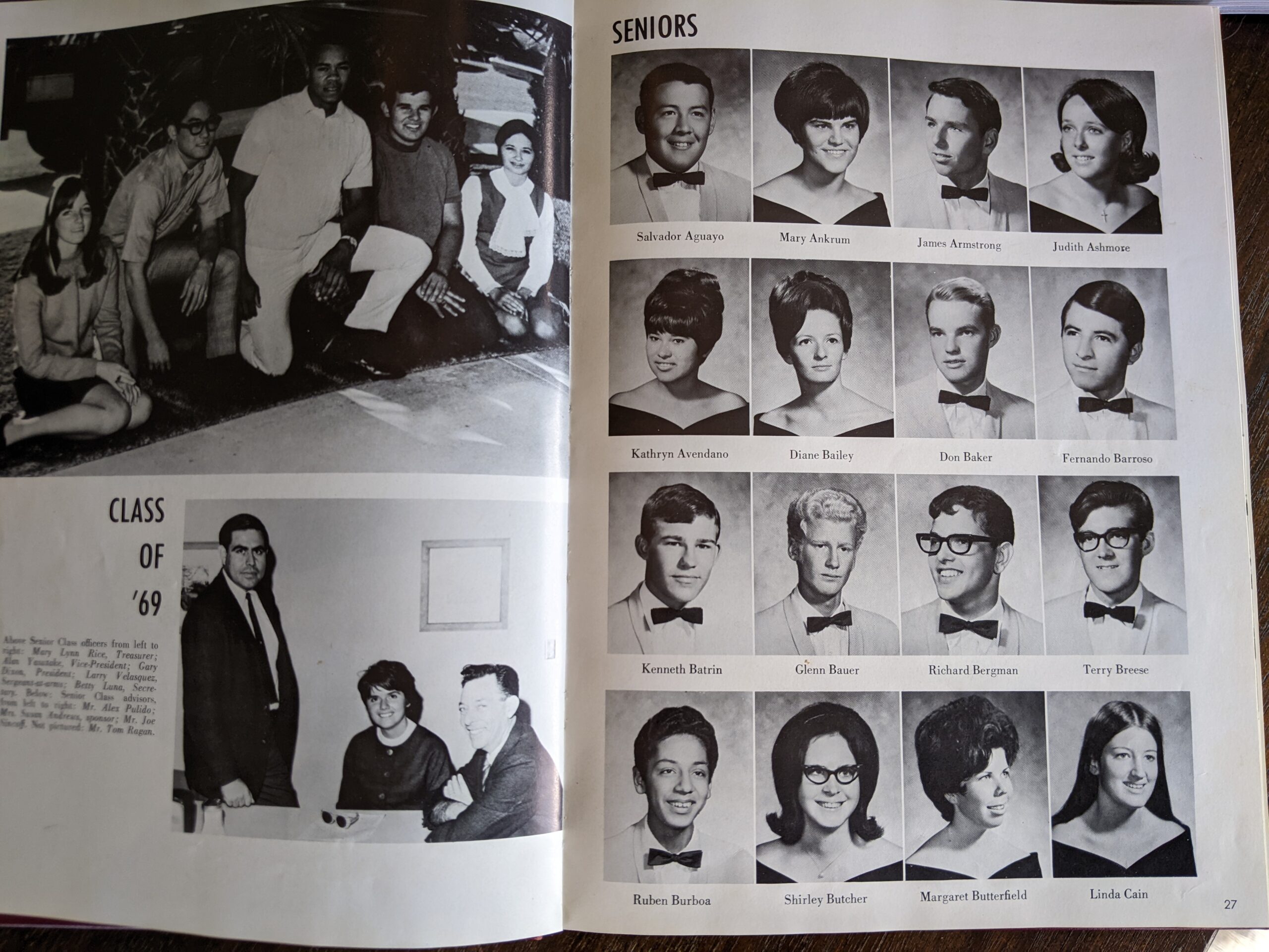 Lot # 16 – Vintage concert Programs & 1969 yearbook. Michael Jackson, Kiss & more - Image 4