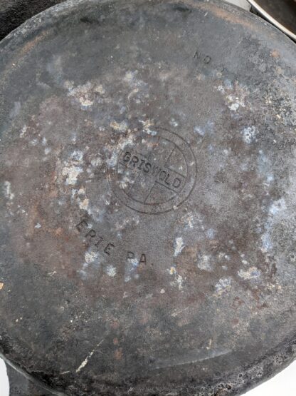 Lot # 18 – Pans. Wagner Ware, Griswold cast iron & more - Image 3