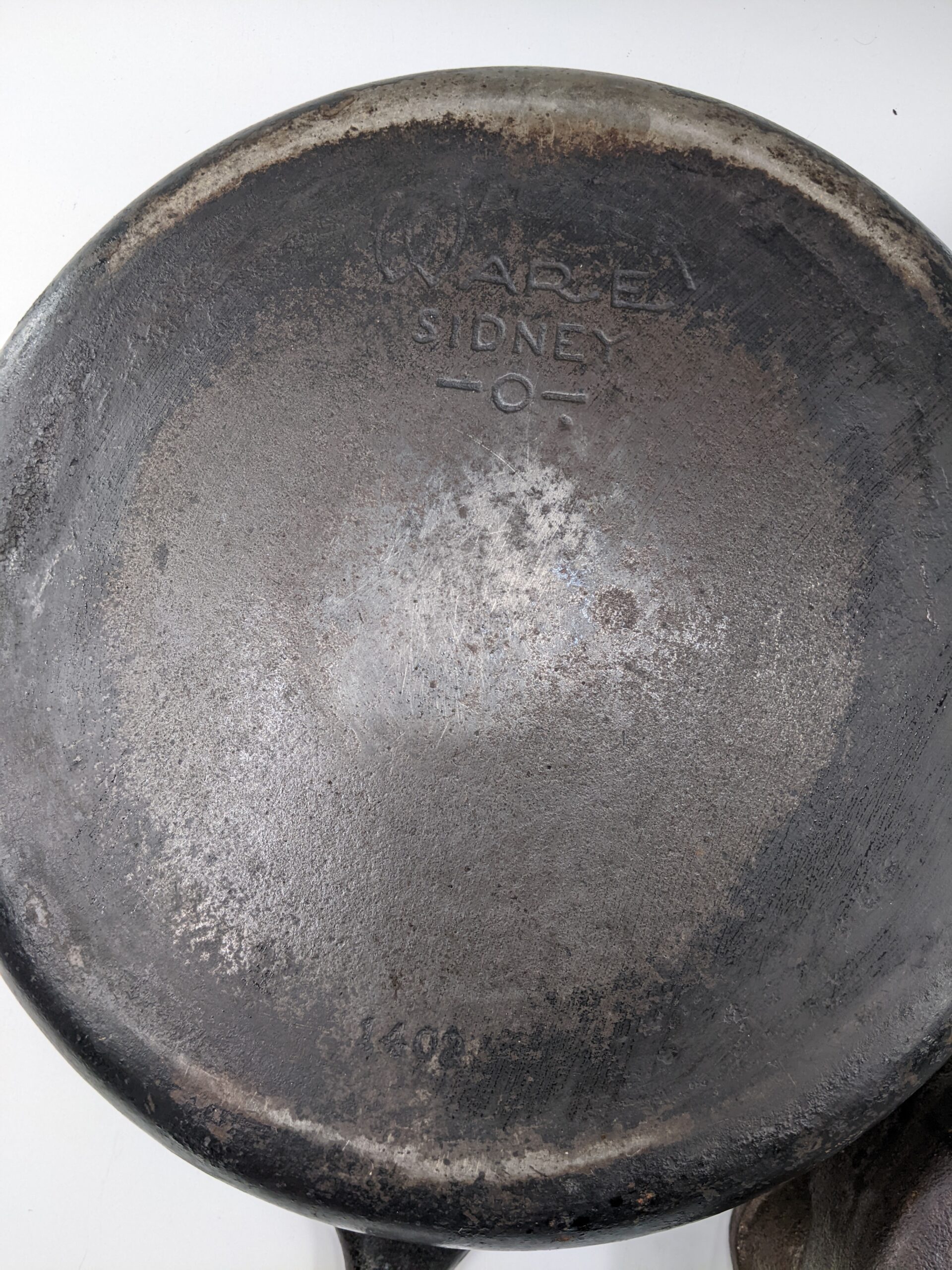 Lot # 18 – Pans. Wagner Ware, Griswold cast iron & more - Image 6