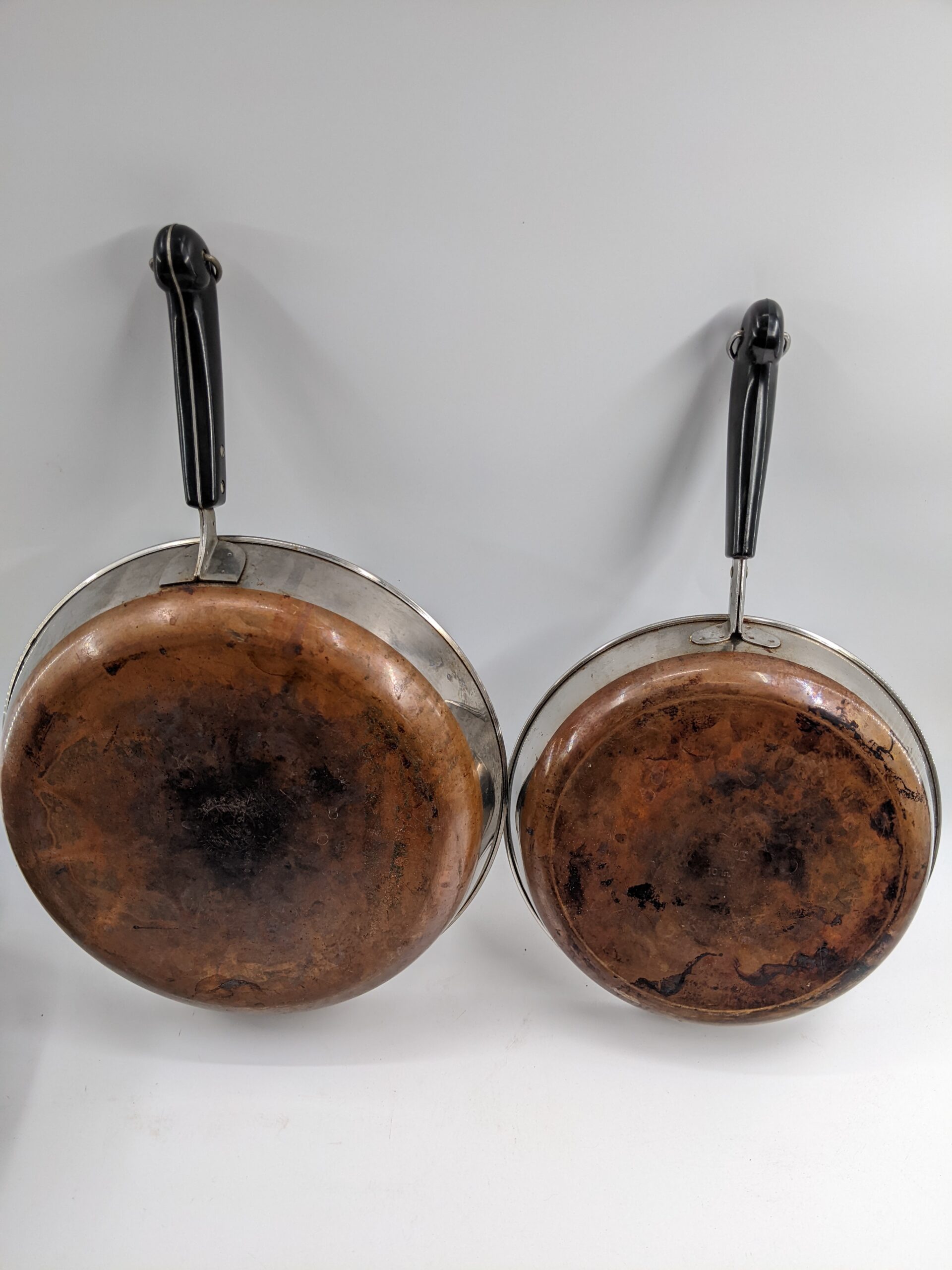 Lot # 18 – Pans. Wagner Ware, Griswold cast iron & more - Image 9