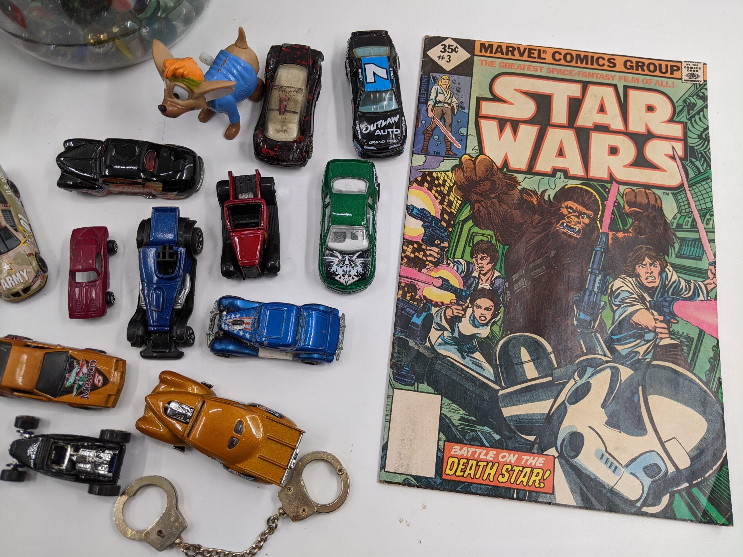 Lot # 24 – Large assortment of Marbles (over 10 lbs.), hot wheels & other toys - Image 2