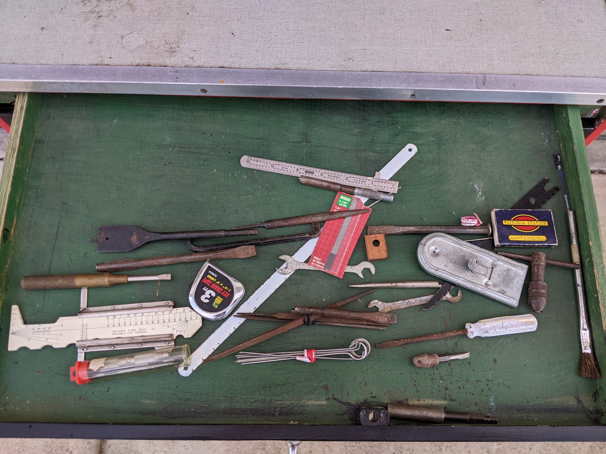 Lot # 20 – Red rolling tool chest / cabinet combo w/ a large assortment of tools. - Image 11