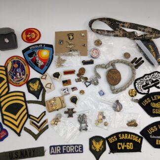 Lot # 43 - Pins, patches. Military & more