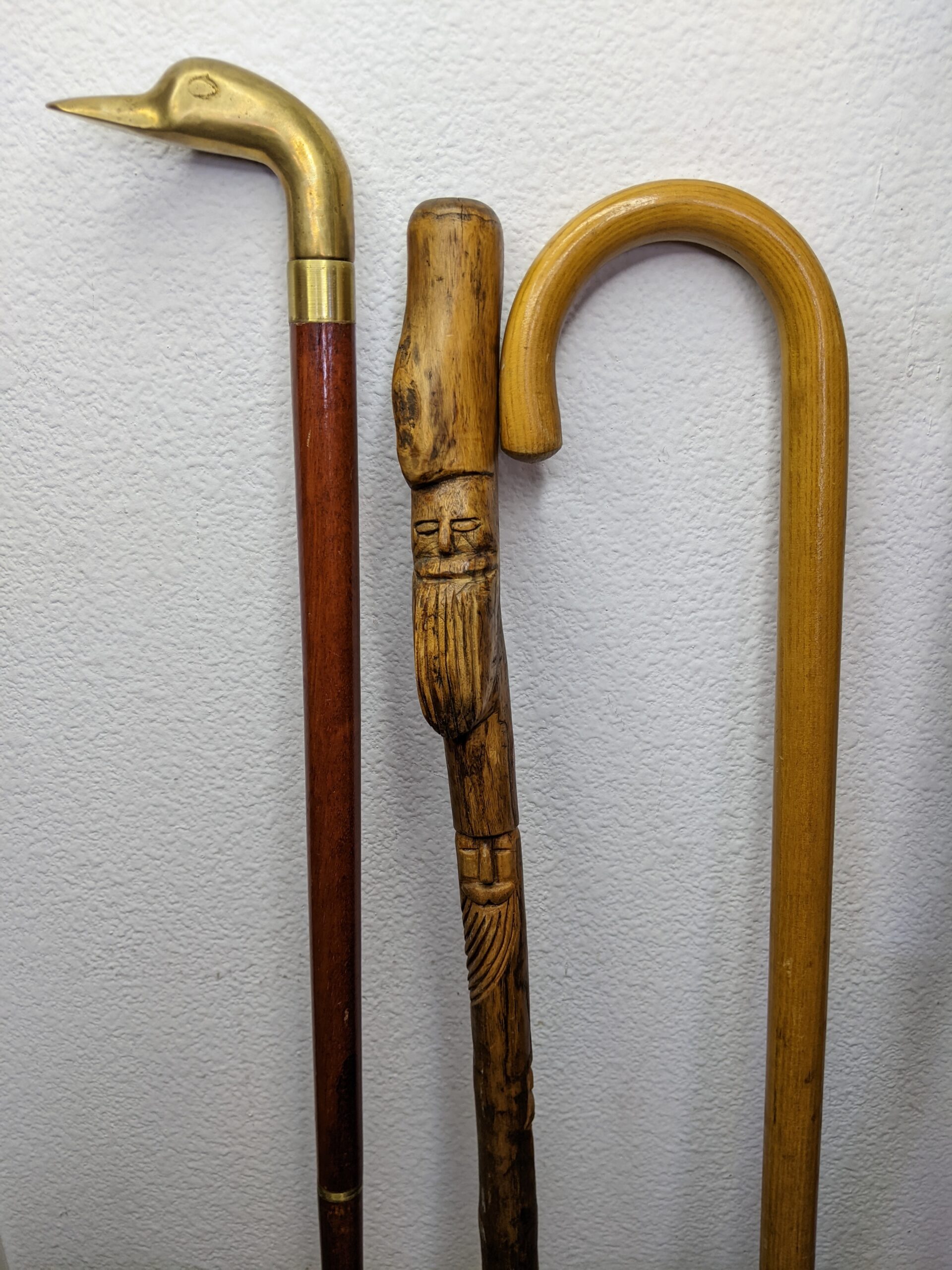 Lot # 60 – Walking aids, canes, crutches - Image 2