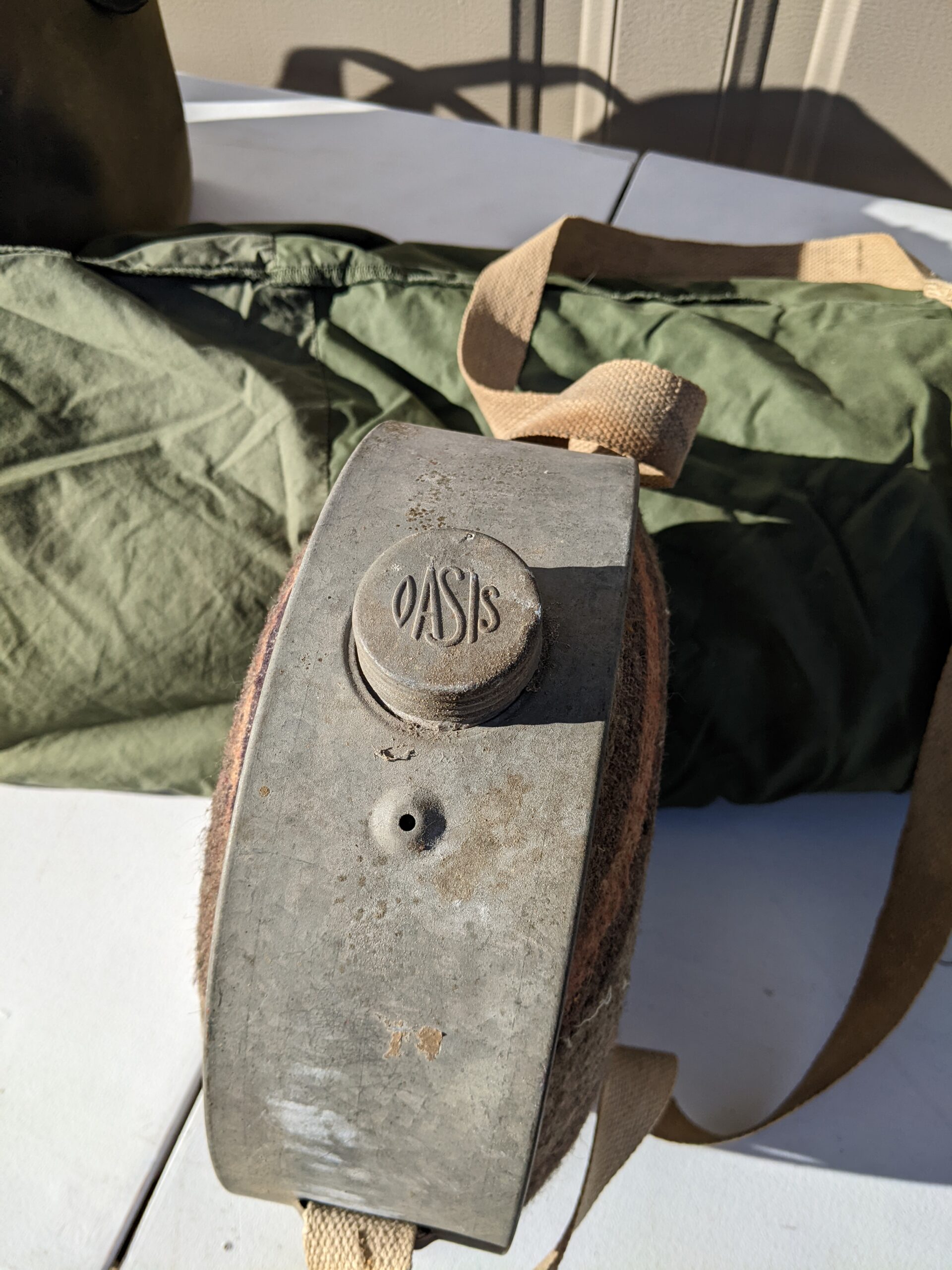 LOT # 63 – VINTAGE ARMY BLANKET, CANTEEN, CAMEL JOE’S SMALL FOLDABLE CHAIR - Image 4