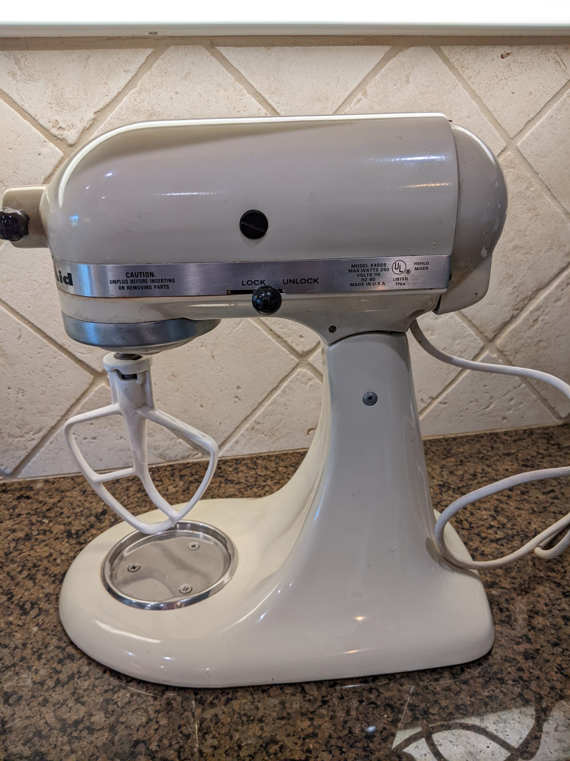 Lot # 50 – Kitchenaid Mixer with accessories - Image 3