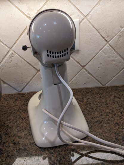 Lot # 50 – Kitchenaid Mixer with accessories - Image 4