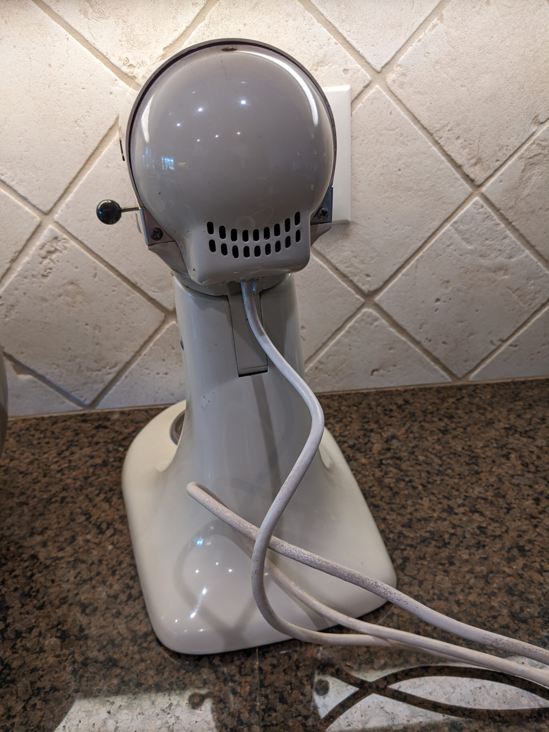 Lot # 50 – Kitchenaid Mixer with accessories - Image 4