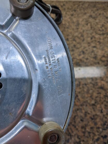 Lot # 47 – Vintage acme juicer and Osterizer beehive blender - Image 4