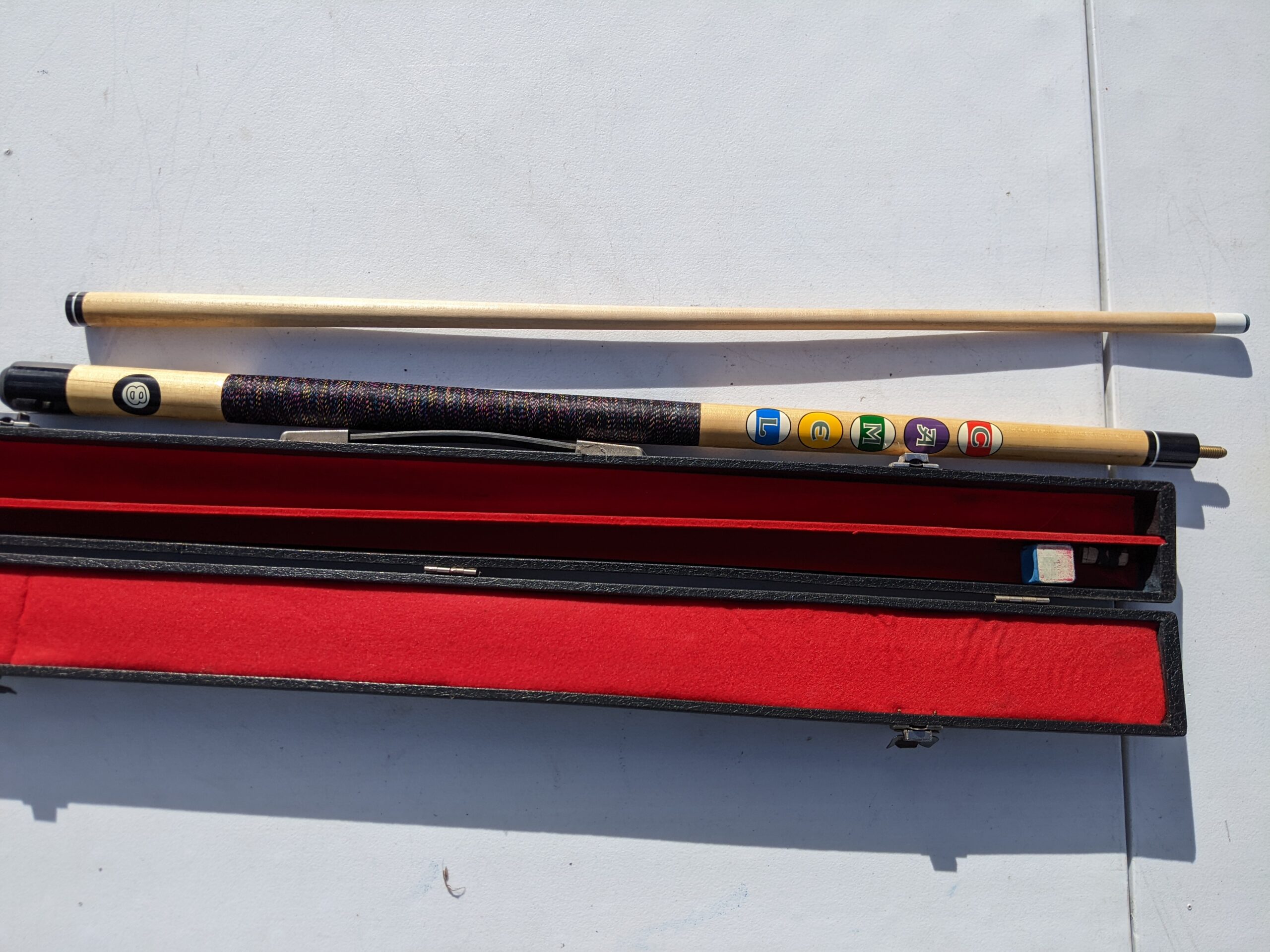 Lot # 54 – Camel billiards pool cue stick - Image 4