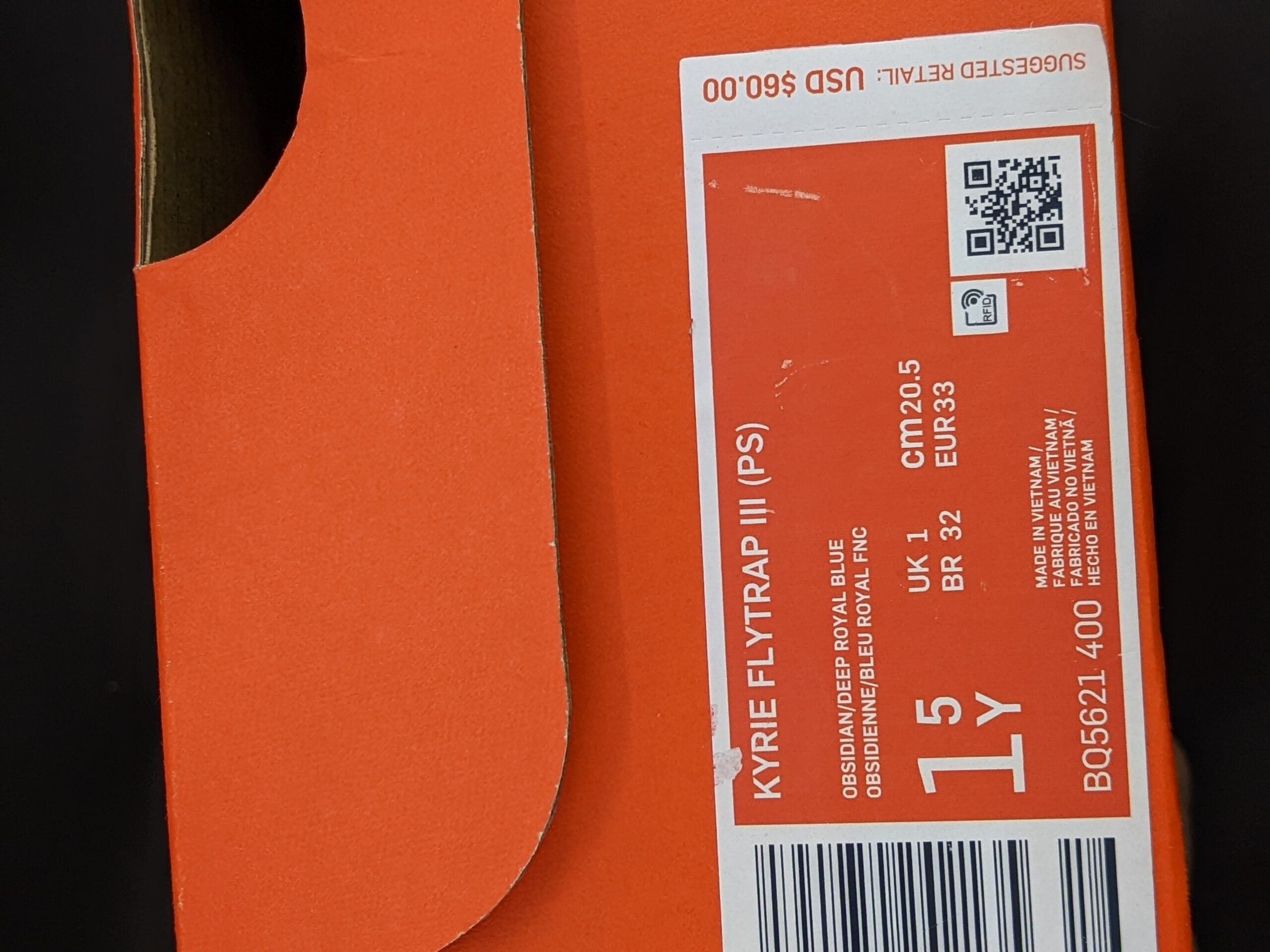 Lot # 14 – Nike Kyrie Flytrap lll Basketball Shoes Youth Size: 1.5y gently wore w/ Box - Image 8