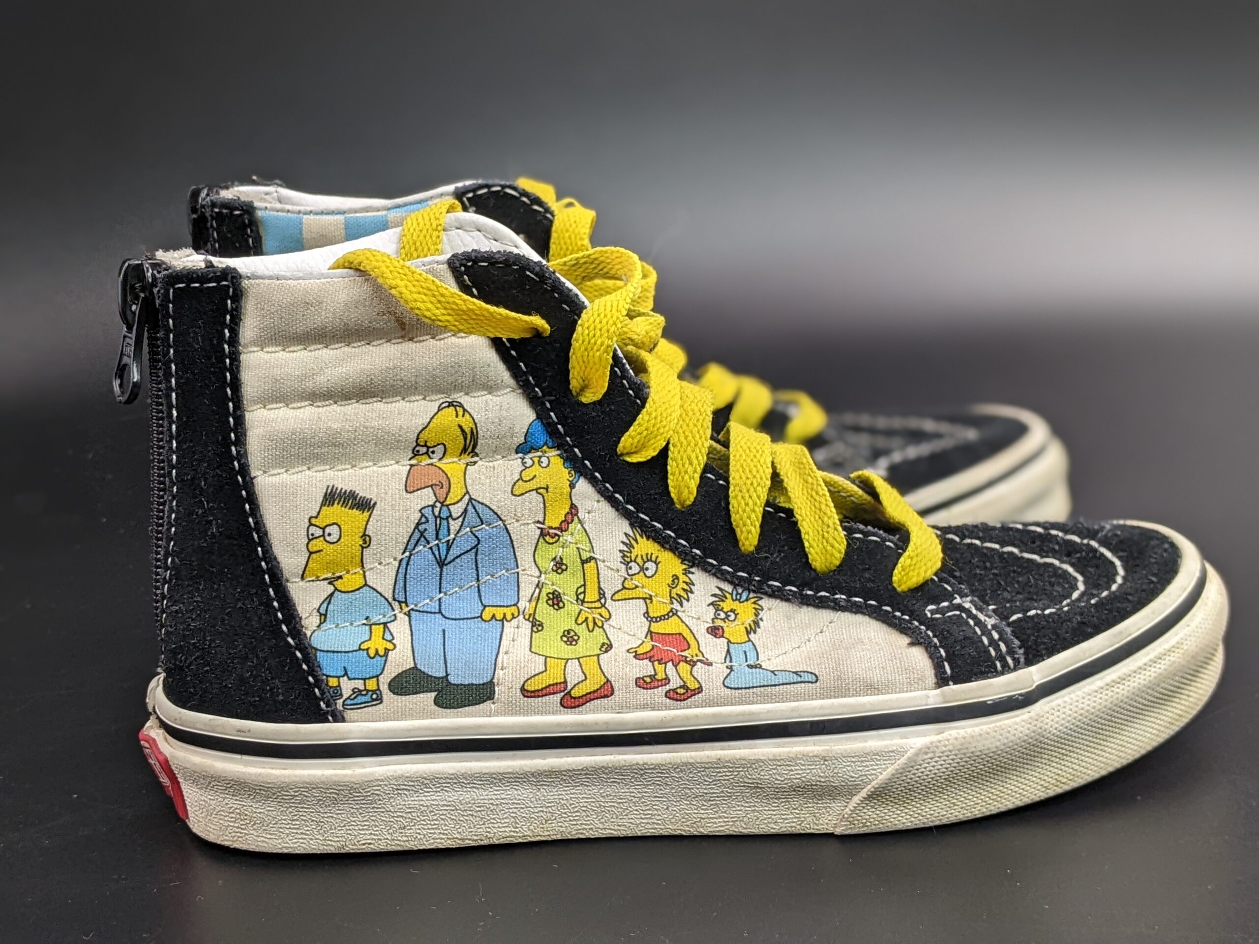 Lot # 15 – Collectable Vans The Simpsons Family Portrait 2020 sk8-Hi Zip Size: 1.5 Youth Used with Box - Image 6