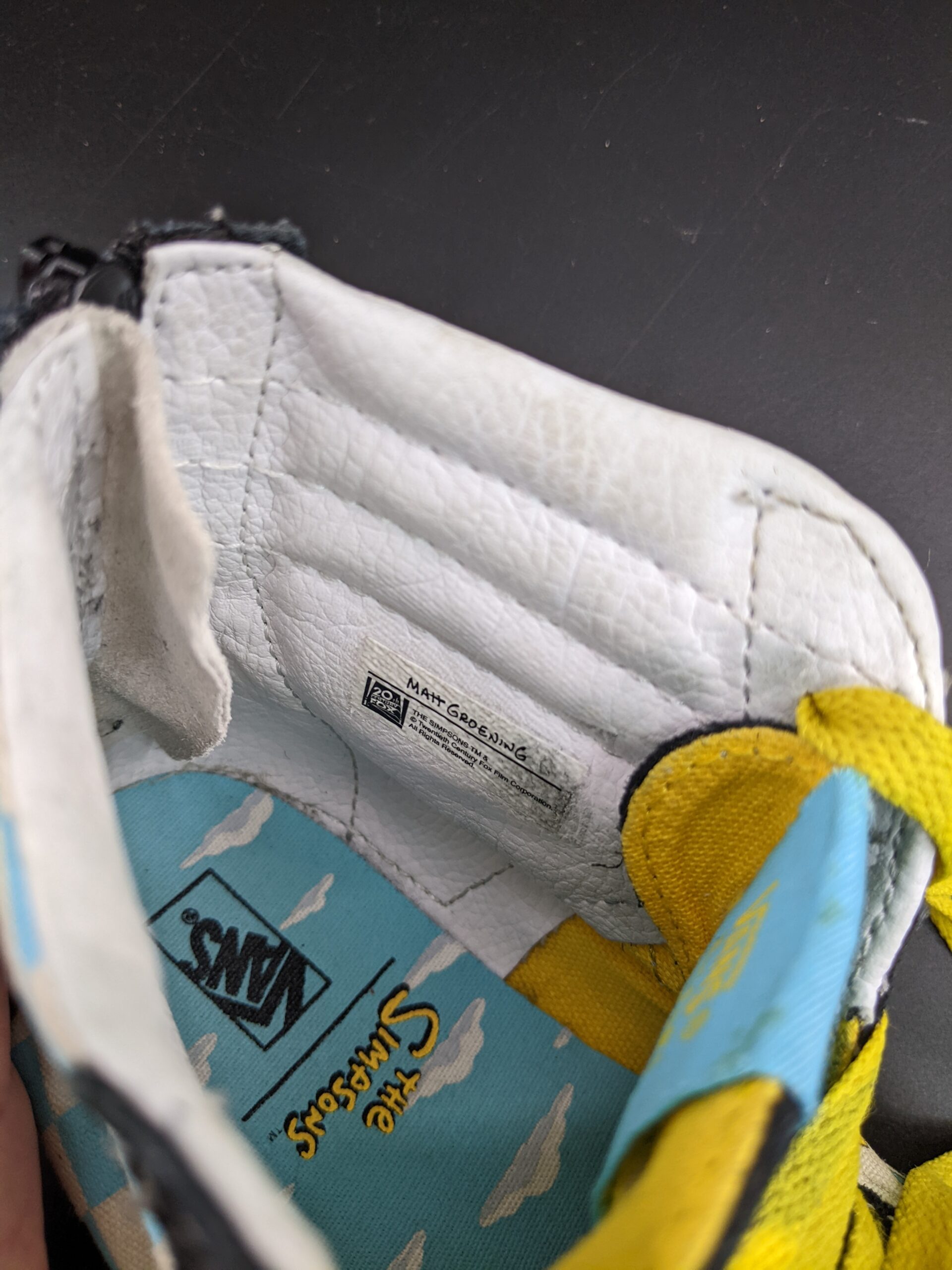 Lot # 15 – Collectable Vans The Simpsons Family Portrait 2020 sk8-Hi Zip Size: 1.5 Youth Used with Box - Image 12