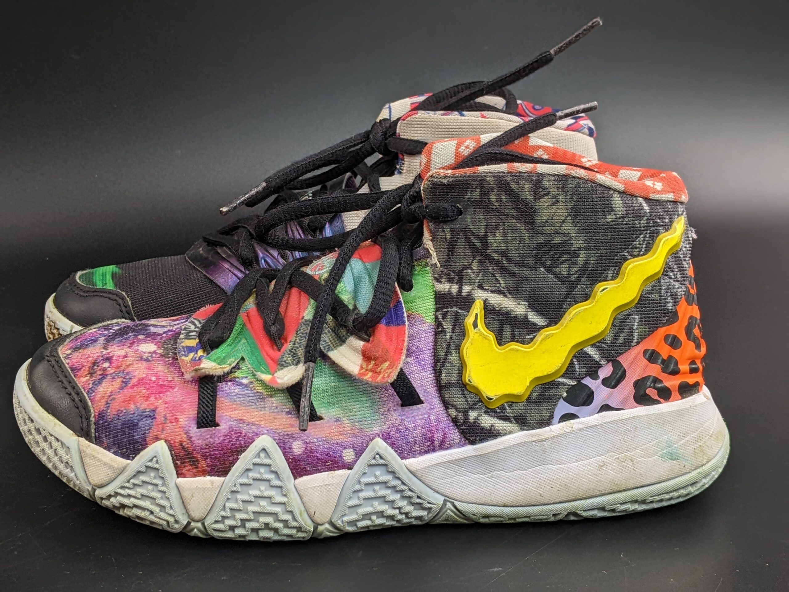 Lot # 16 – Collectable Nike Kybird S2 “Best of What the” Multi Color youth Size: 1y used w/ box - Image 5