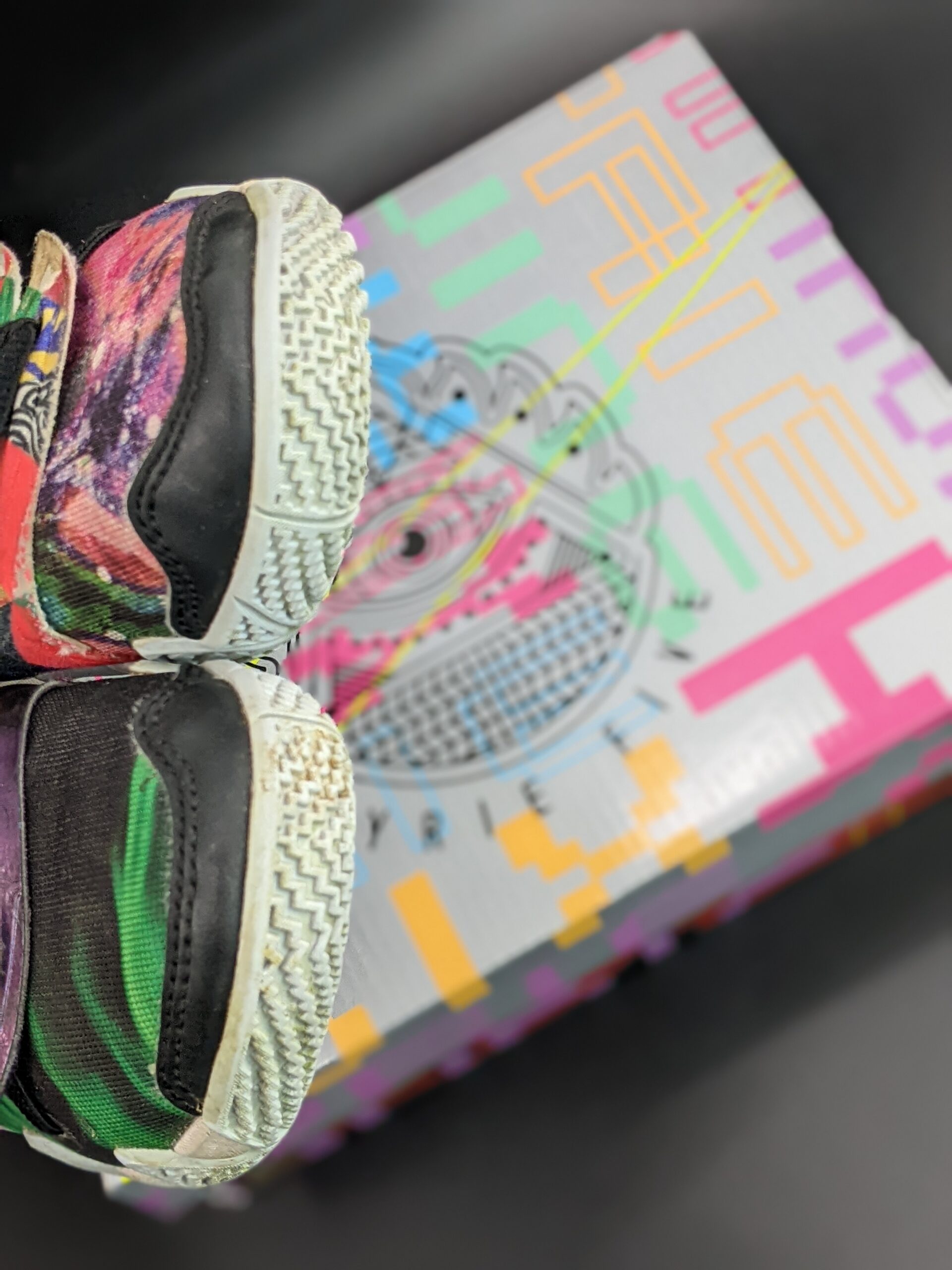 Lot # 16 – Collectable Nike Kybird S2 “Best of What the” Multi Color youth Size: 1y used w/ box - Image 8