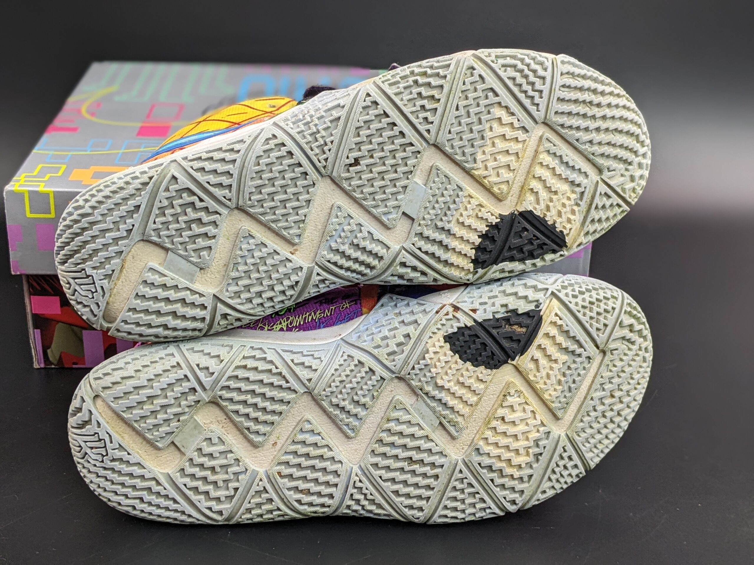 Lot # 16 – Collectable Nike Kybird S2 “Best of What the” Multi Color youth Size: 1y used w/ box - Image 9