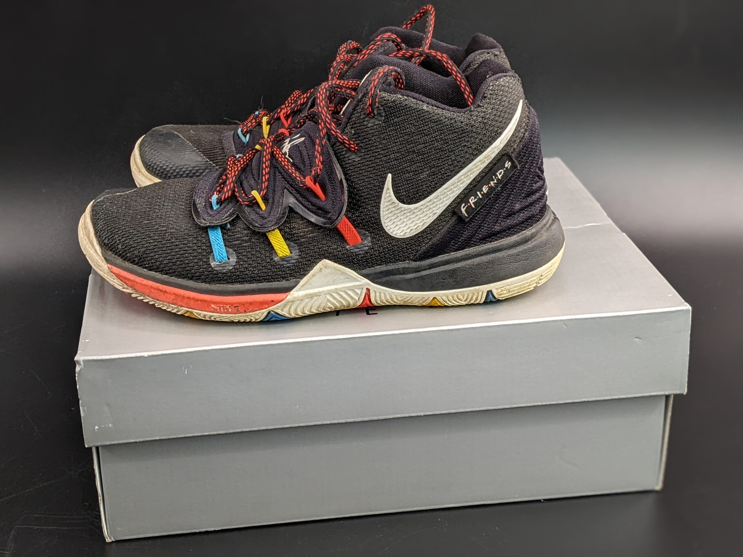 Lot # 24 – Collectable Nike Kyrie 5 SBSP Friends 2019 Size: 13c Childs  (used condition w/ box) - Image 2
