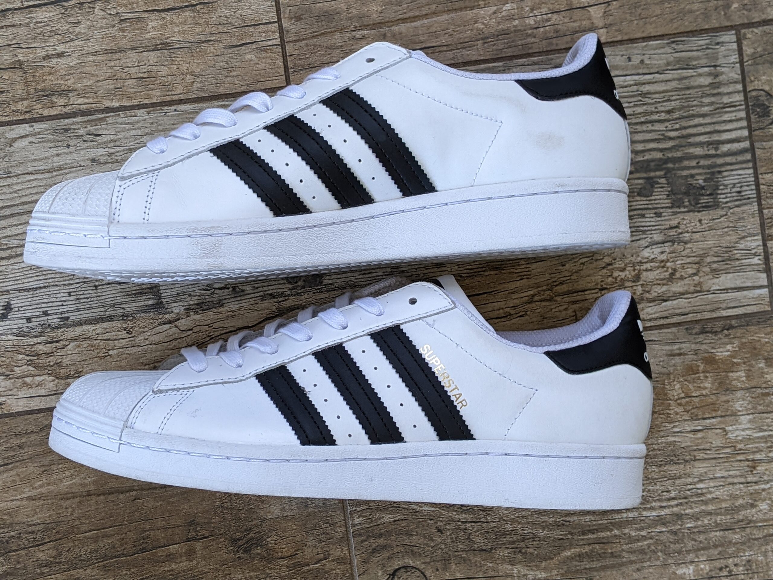 Lot # 25 – Adidas Superstar white/black Running shoes Size: 10 women’s (New without Box) - Image 3