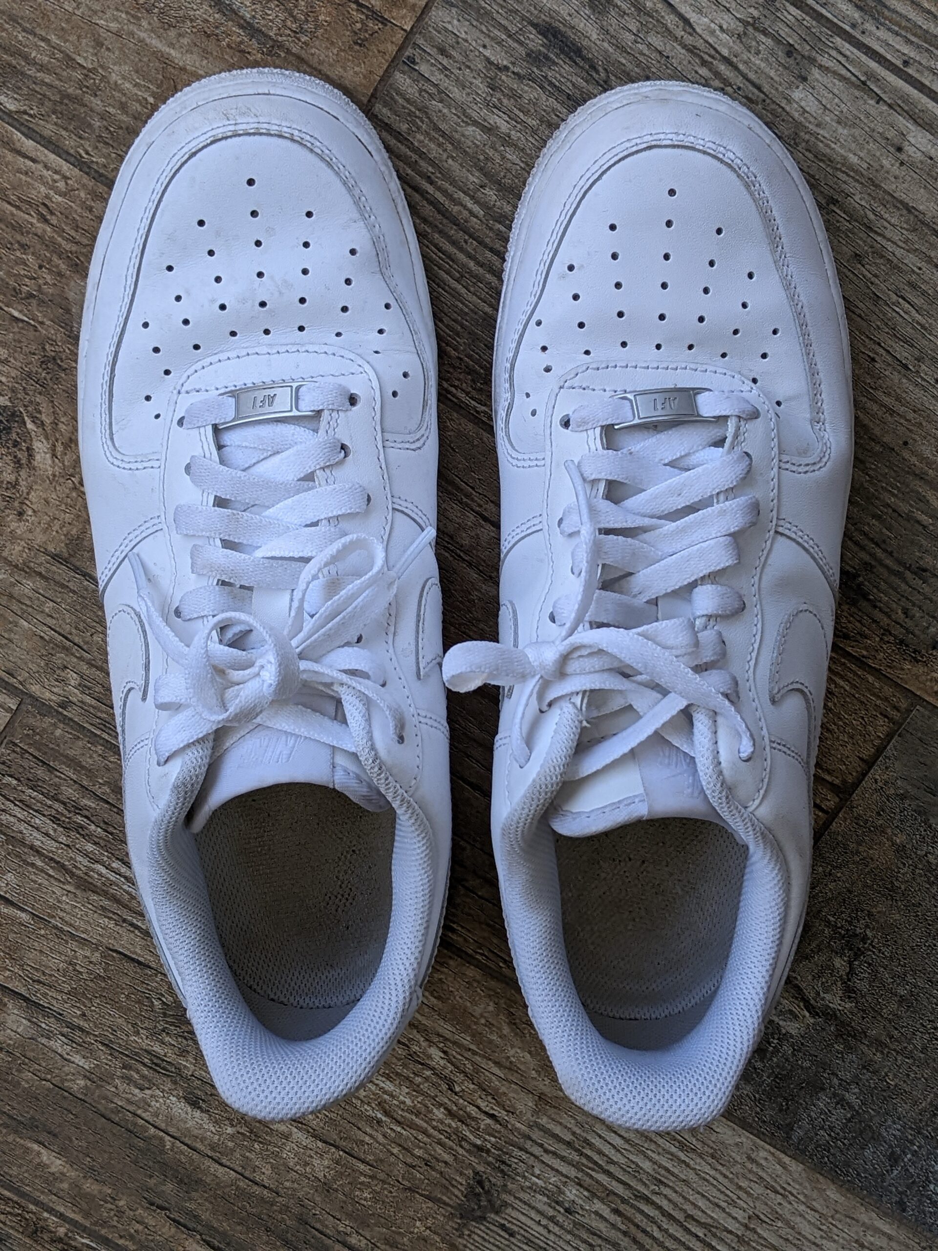 Lot # 27 – Nike Air Force 1 Triple White Womens Size- 10 (Used)