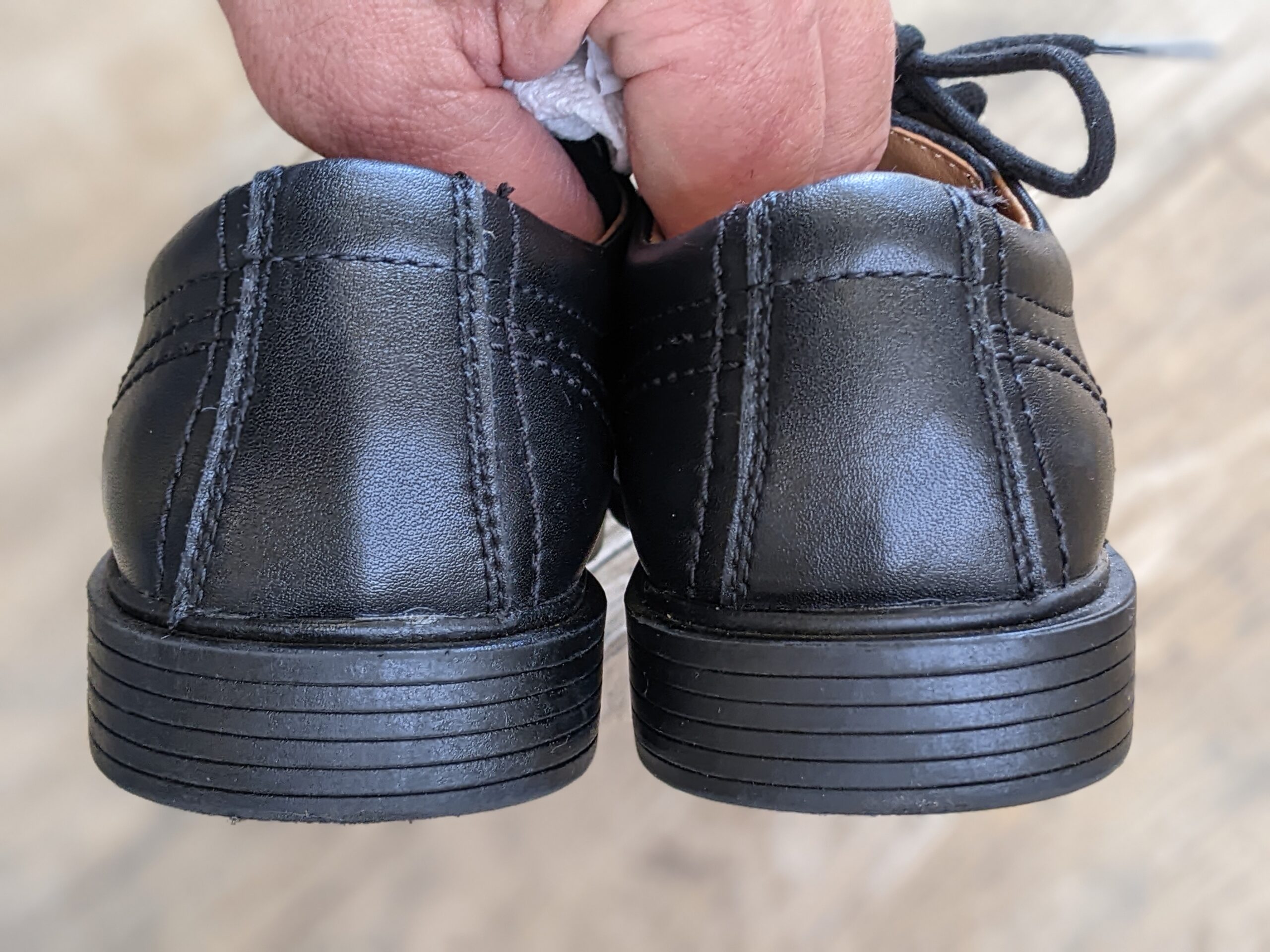 Lot # 30 – Florsheim Billings Jr. ll Black Dress shoes Kids size 2.5m  (worn once w/ box) - Image 5