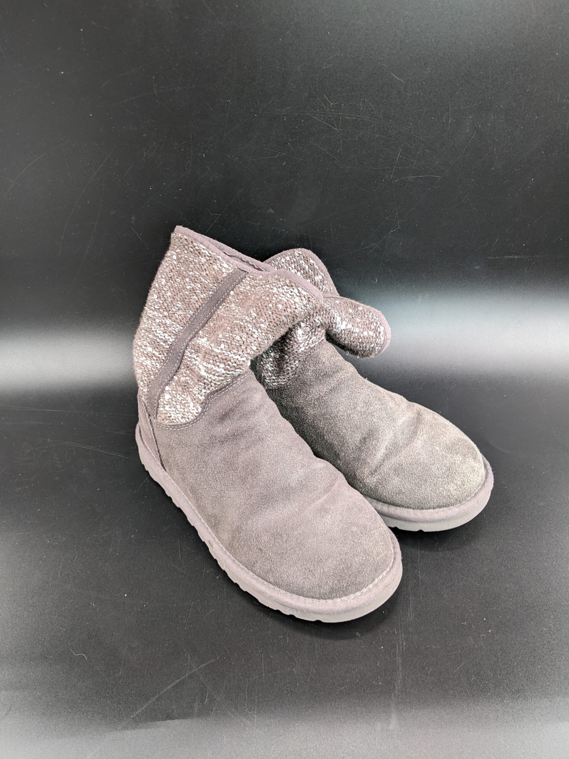 Lot # 46 – Ugg Boots Grey Sequence Womens Size 6 (Used) - Image 4