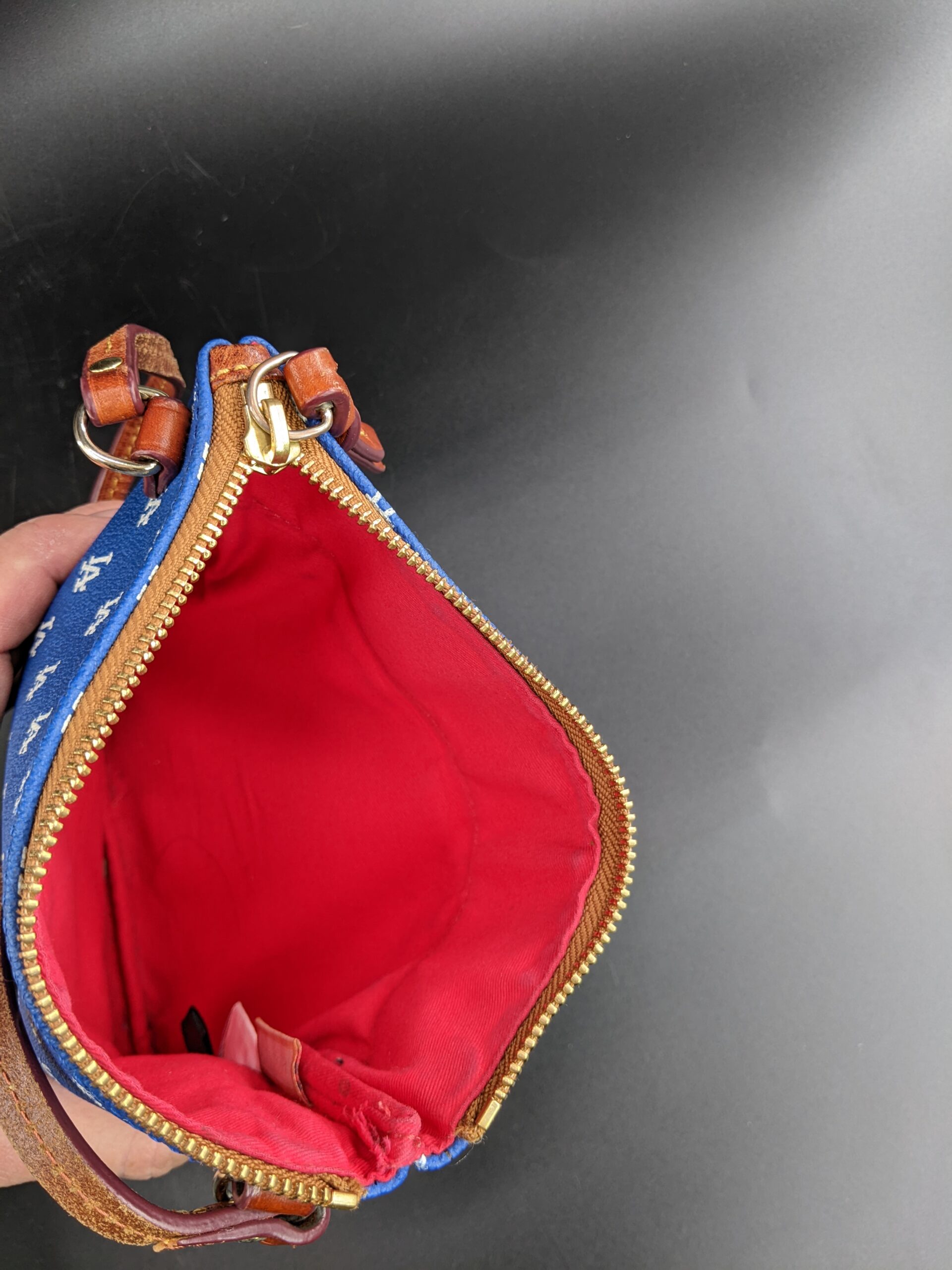 Lot # 61 – Dooney & Bourke Los Angeles Dodgers Crossbody Handbag - Image 6