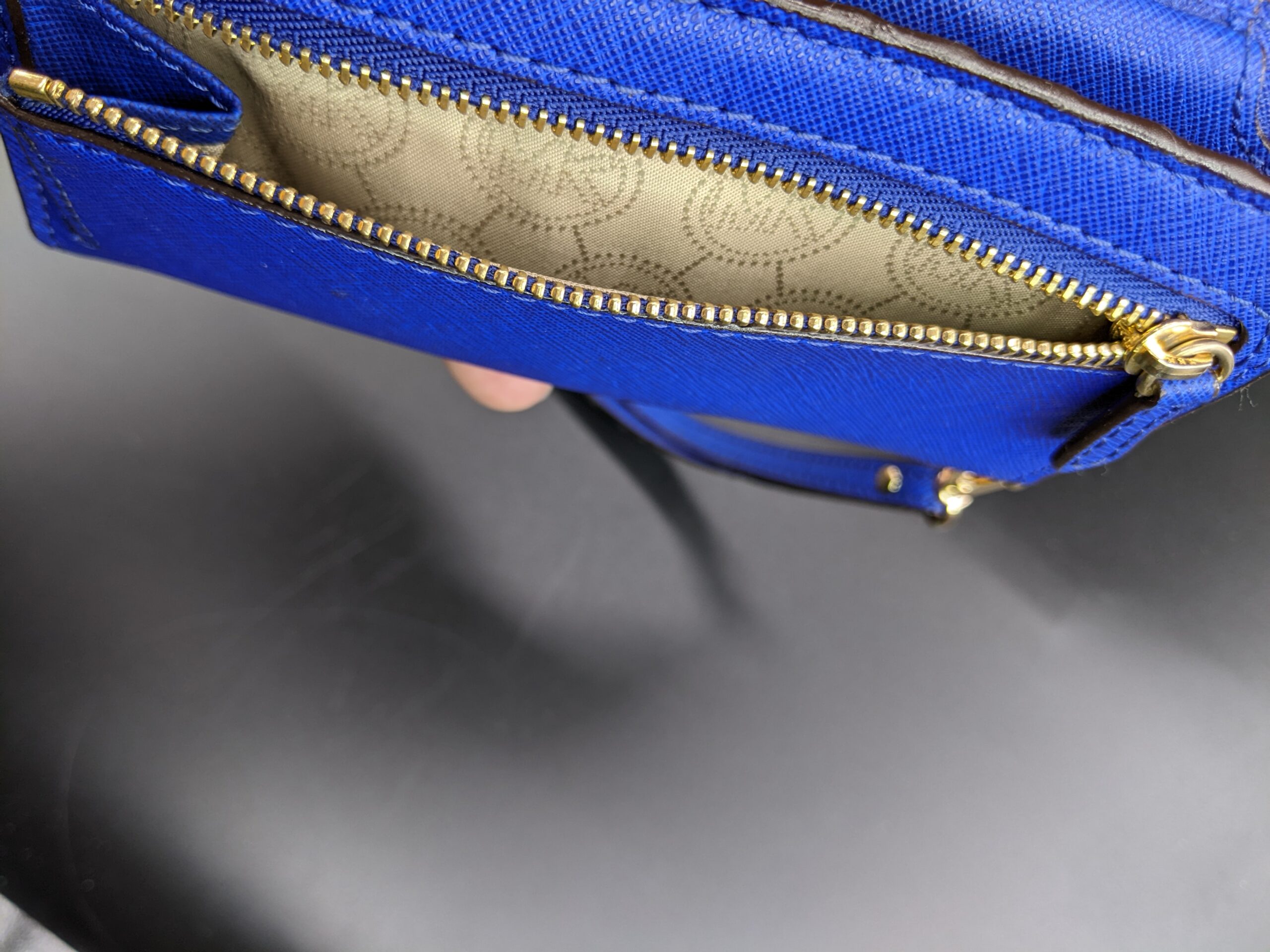 Lot # 65 – Michael Kors Wallets Red and Blue - Image 8