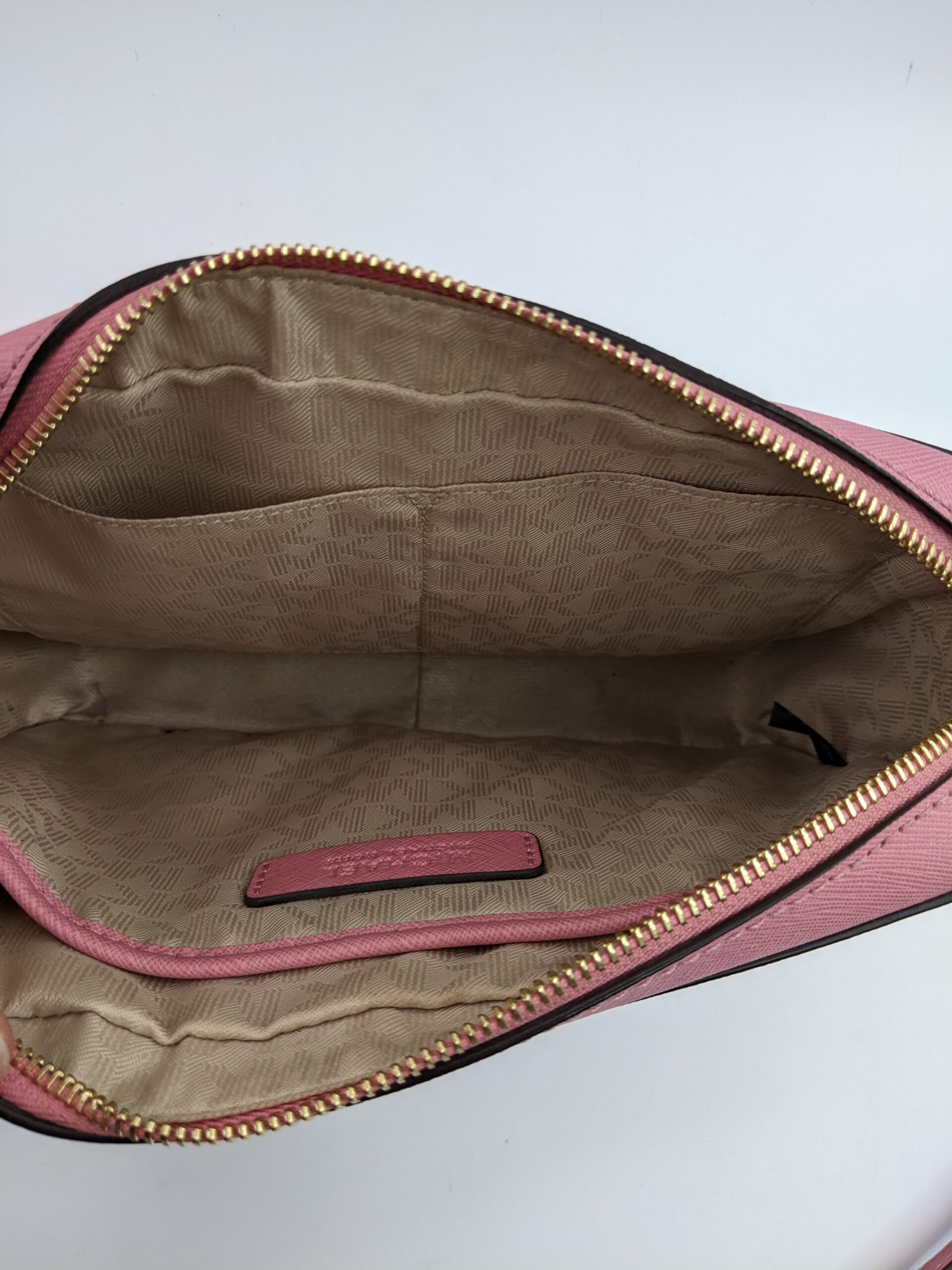 Lot # 60 – Pink Michael Kors Crossbody Handbag - Image 6