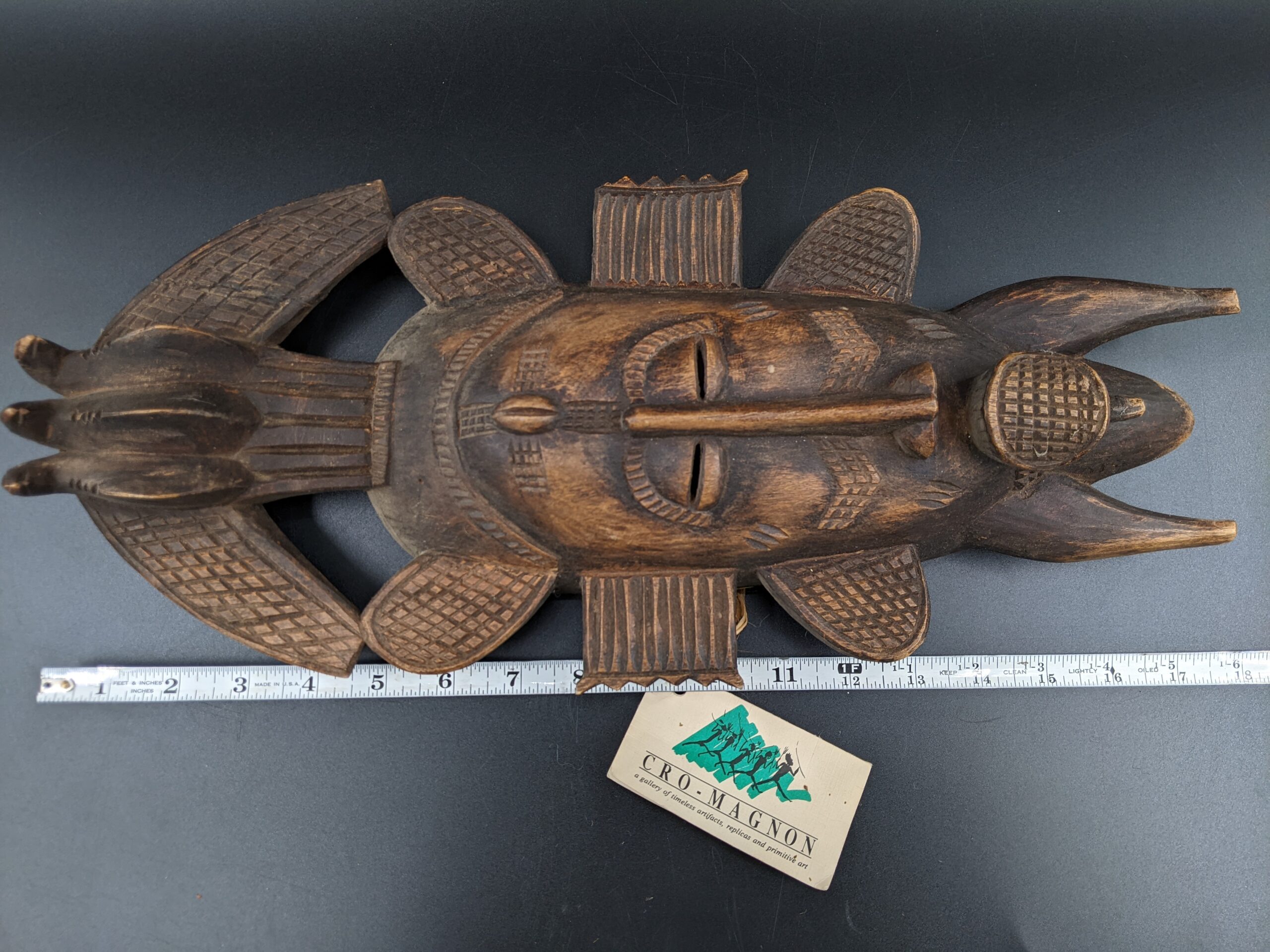 Lot # 75 – African Kpelie wooden carved Mask - Image 9