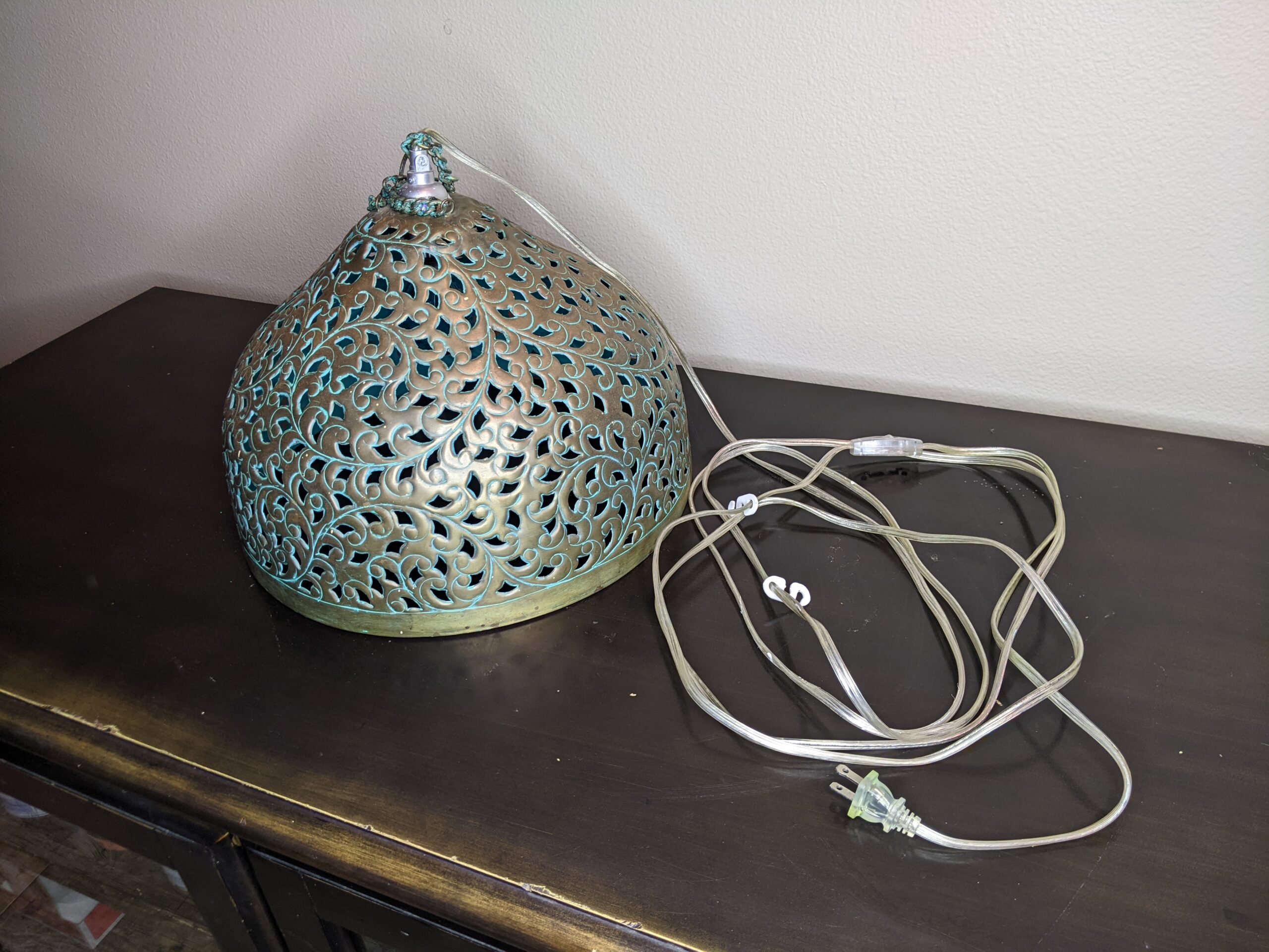 Lot # 72 – Large Vintage Moroccan Brass Chandelier 10″tall x 15″ wide - Image 8