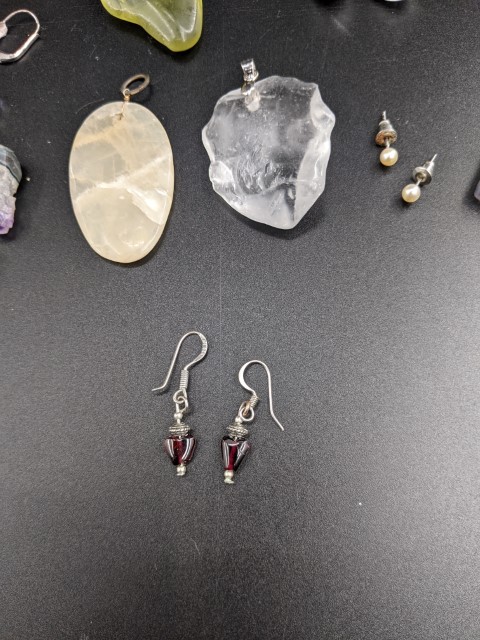 Lot # 88 – Jewlery Lot – earrings, rings, pendants – unique pieces - Image 4