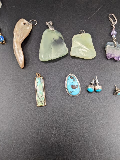 Lot # 88 – Jewlery Lot – earrings, rings, pendants – unique pieces - Image 7