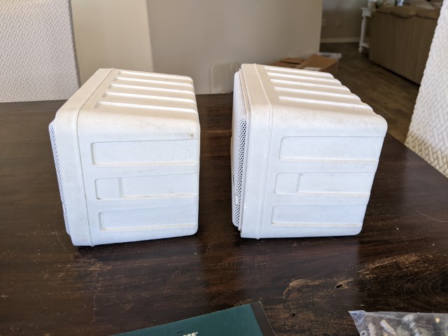 Lot # 89 – Bose 151 Environmental Speakers w/ mounting brackets - Image 6