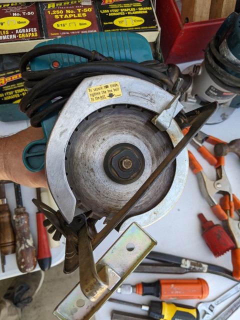 Lot # 90 – Huge Tool Lot – Makita 110mm circular saw, Makita 13mm angle drill, Bosch 1606 router, Skill saw, wood-working tools, and much more! - Image 4