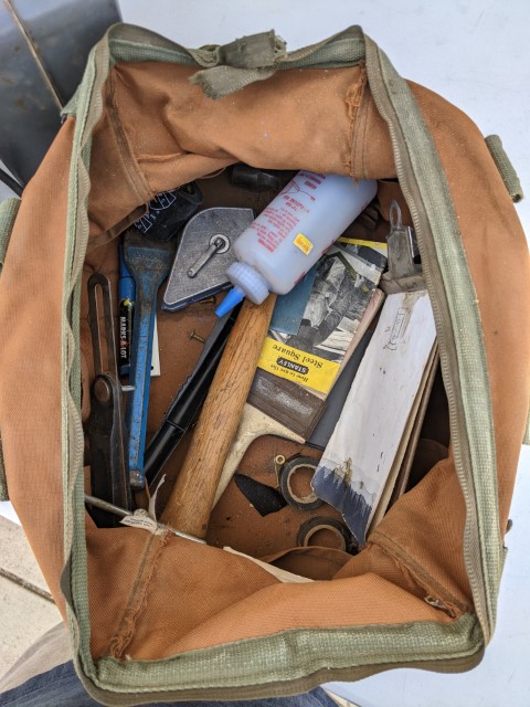 Lot # 90 – Huge Tool Lot – Makita 110mm circular saw, Makita 13mm angle drill, Bosch 1606 router, Skill saw, wood-working tools, and much more! - Image 9