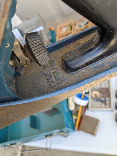 Lot # 90 – Huge Tool Lot – Makita 110mm circular saw, Makita 13mm angle drill, Bosch 1606 router, Skill saw, wood-working tools, and much more! - Image 18