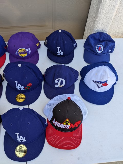 Lot # 93 – Huge lot of hats! Mostly youth sizes. Nike, Dodgers, Lakers and more - Image 3