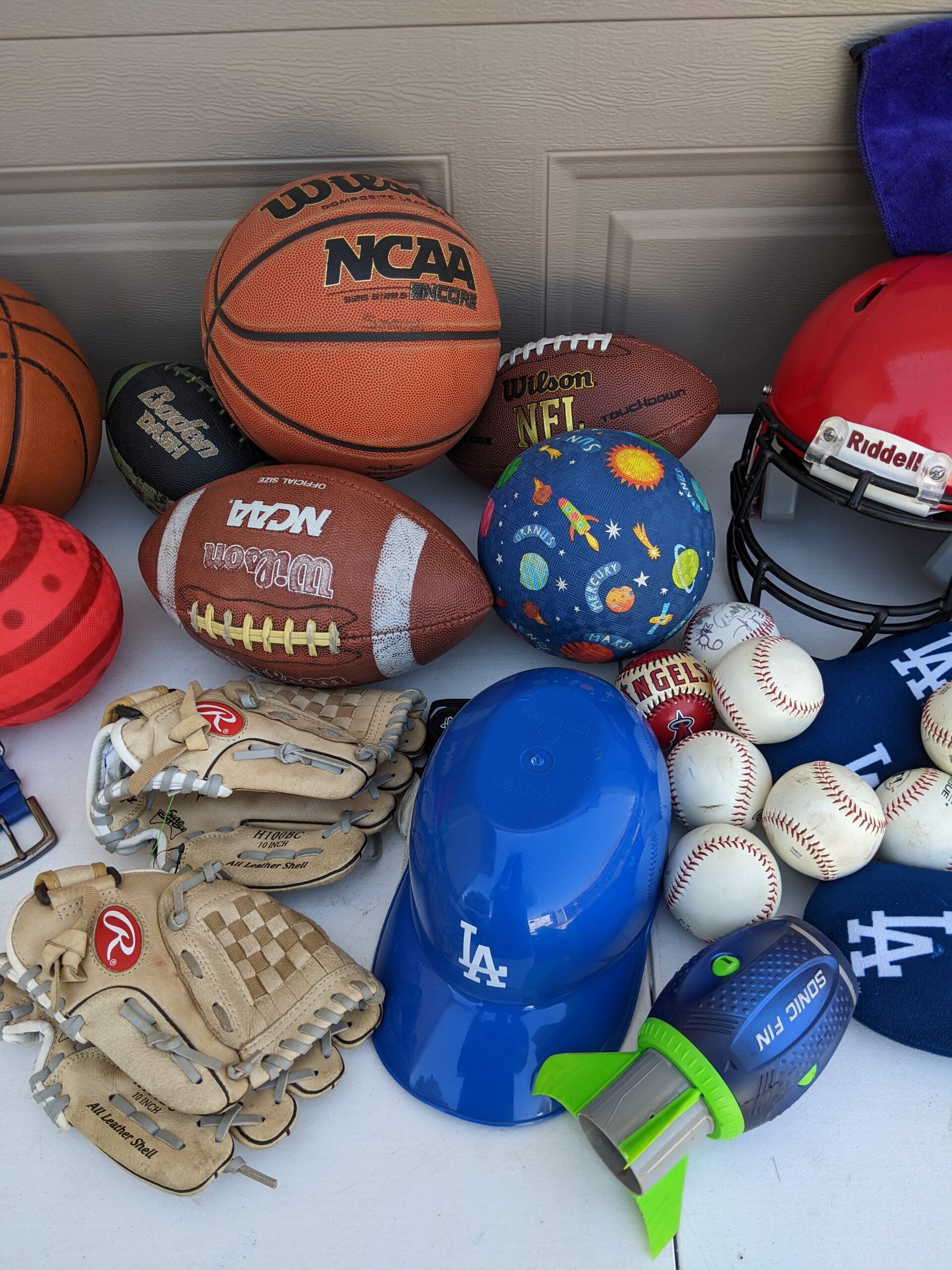 Lot # 95 – Sports Lot – Lakers, Dodgers, Scoreboard, balls and more! - Image 3