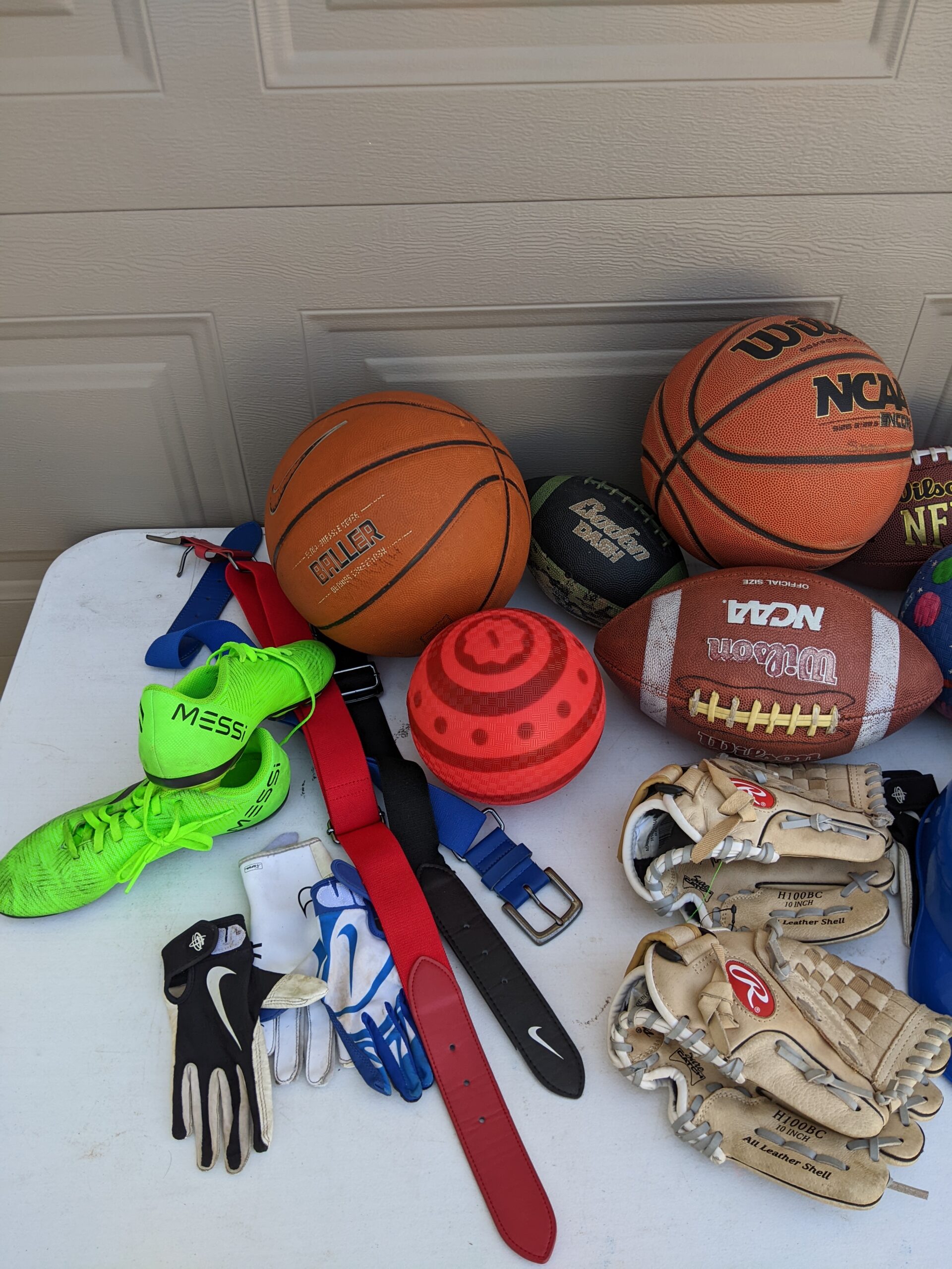 Lot # 95 – Sports Lot – Lakers, Dodgers, Scoreboard, balls and more! - Image 4