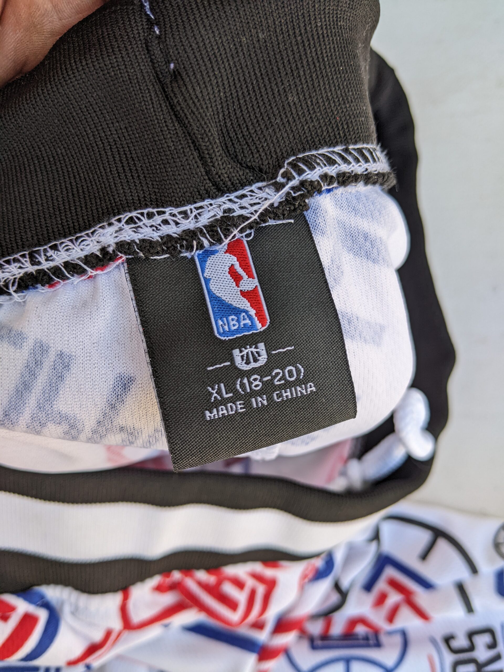 Lot # 94 – Adult Sportswear lot- Nike, Reebok, NBA, Dodgers, VS Pink - Image 12