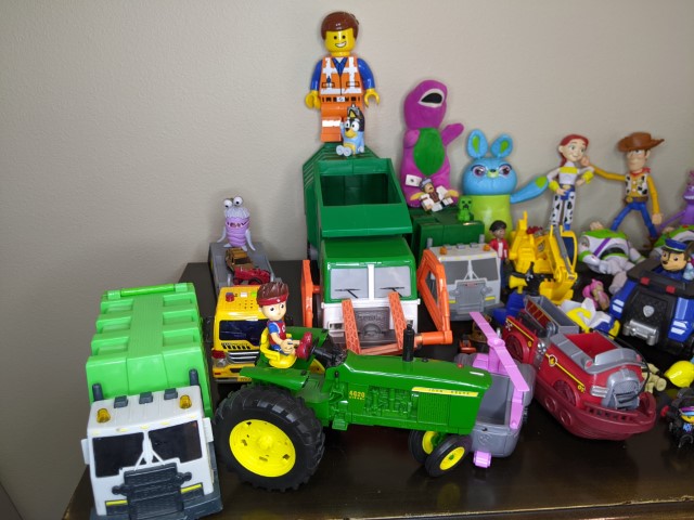 Lot # 98 – Huge toy lot! Tonka trucks, Toy Story, Paw Patrol, John Deere and much more! - Image 5