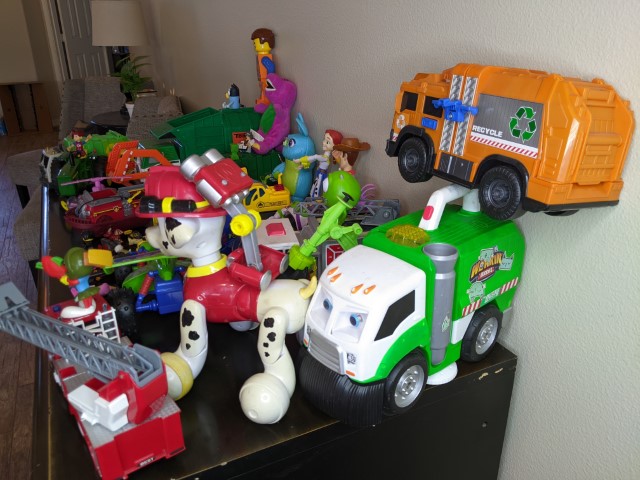Lot # 98 – Huge toy lot! Tonka trucks, Toy Story, Paw Patrol, John Deere and much more! - Image 6