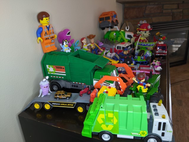 Lot # 98 – Huge toy lot! Tonka trucks, Toy Story, Paw Patrol, John Deere and much more! - Image 7