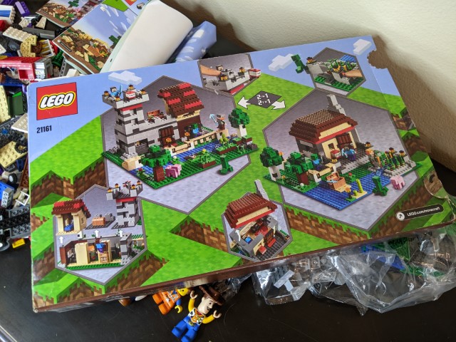 Lot # 100 – Lego lot – Minecraft Lego boxed set and more - Image 4