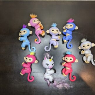 Lot # 105 - Lot of Fingerlings (Monkeys and Unicorn)