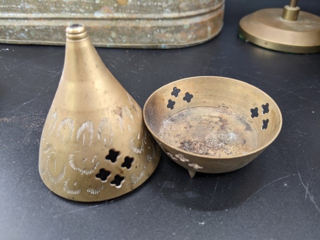 Lot # 114 – Misc Lot – Planter, Pot, Brass items, Egyptian Brass plate, Guadalajara brass and emamel Aztec plate, and more! - Image 15