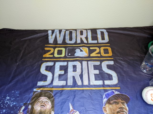 Lot # 126 – Sports Lot: Dodgers banner, Signed baseballs, and more! - Image 5